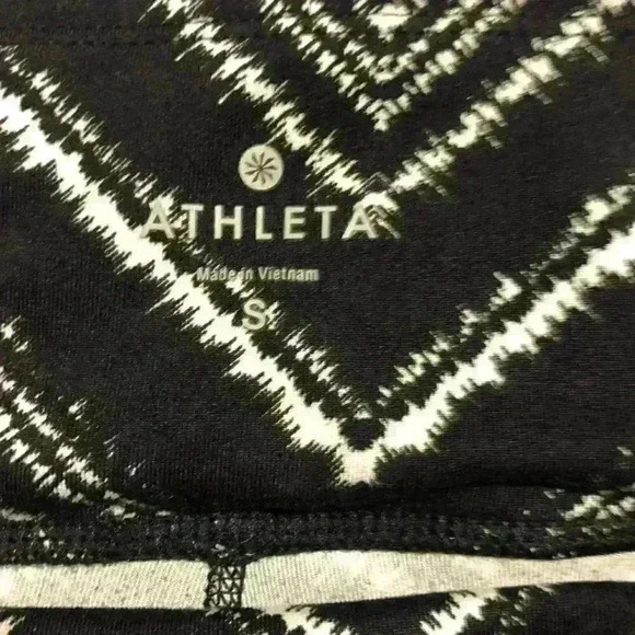 Athleta Relay Capri Leggings Zig Zag Mid Rise Small - Picture 3 of 11